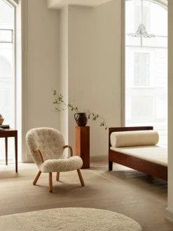 Clam Chair