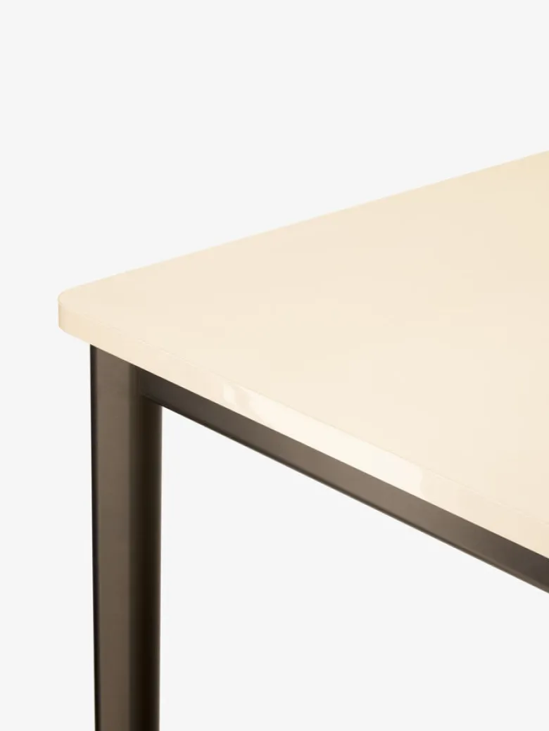 Drip HW111 Table