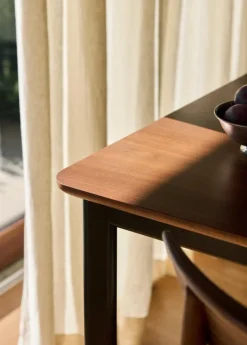 Drip HW116 Table