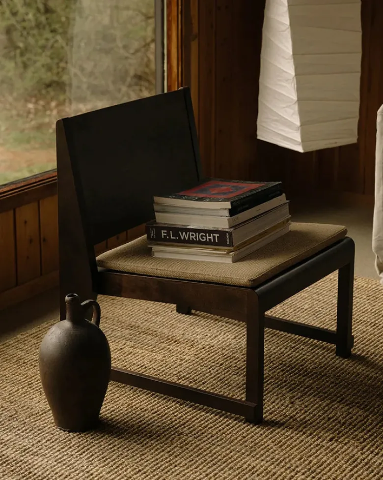 Easy Chair 01