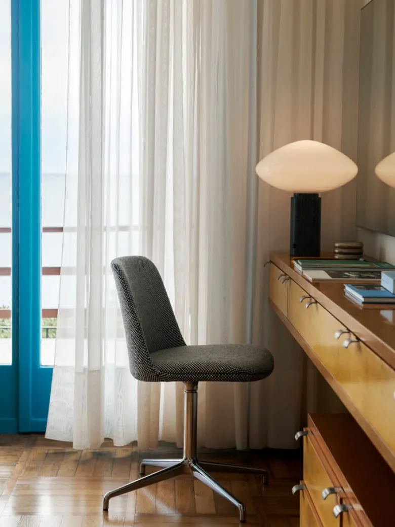 Mist AP17 Table Lamp