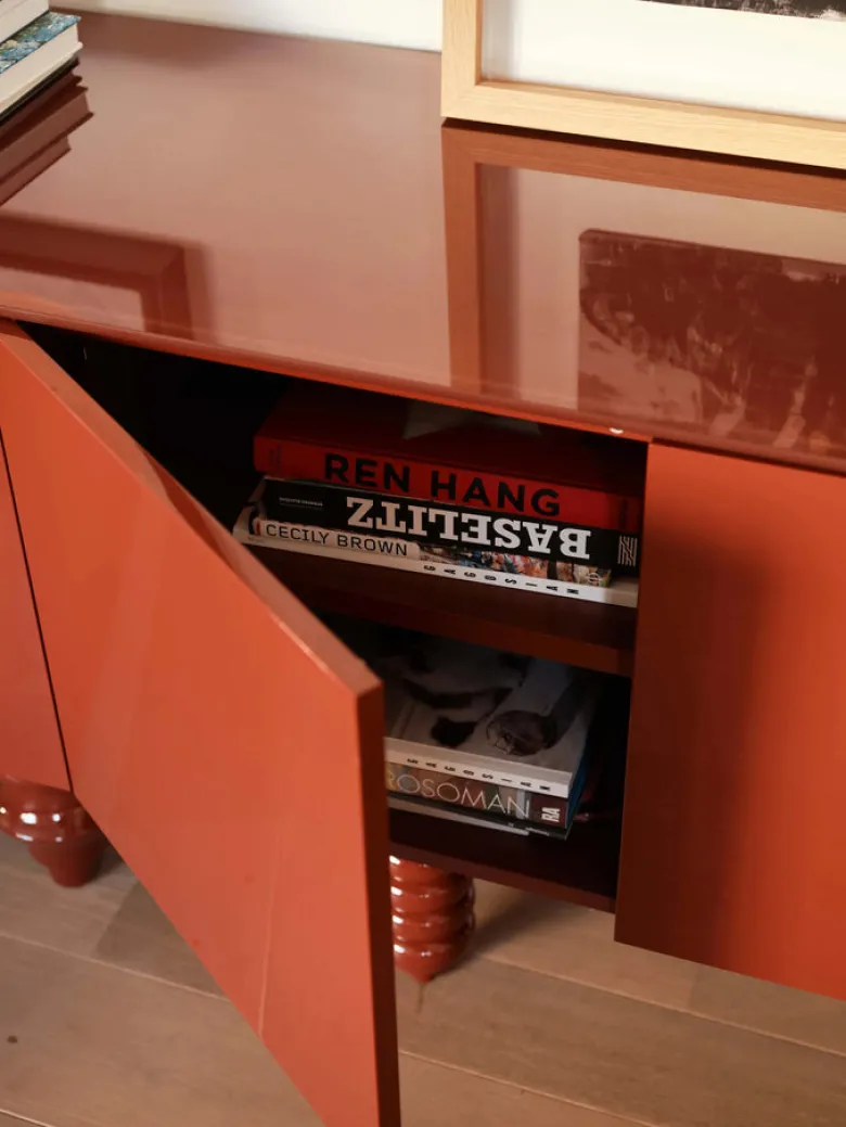 Multileg Cabinet