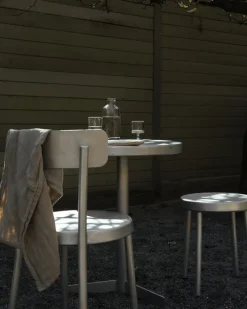 Tasca Table