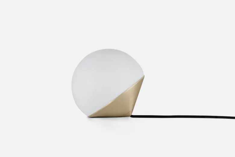 Tombo Lamp