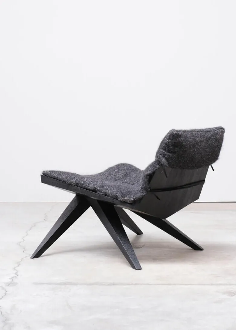 V-easy chair